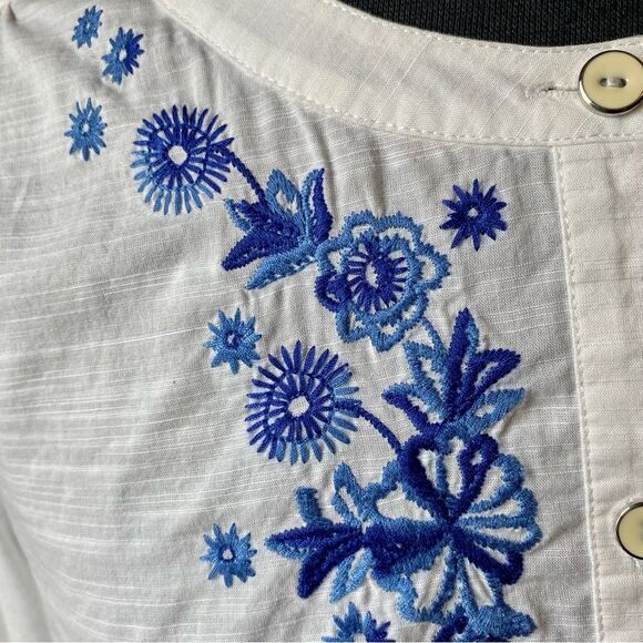 EDDIE BAUER White Button Down Top Shirt Blue Embroidered Floral Cotton - Picture 4 of 12